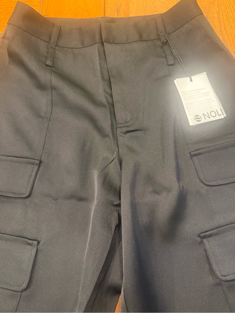 Noli Black Wide-Leg Cargo Pants with Flap Pockets - Picture 3 of 7